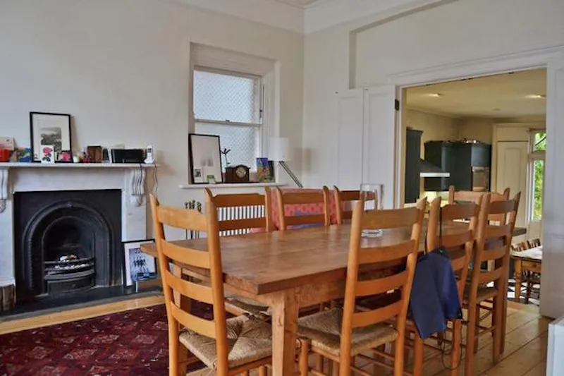 Dining room at Film location B569 in London (photo 5)