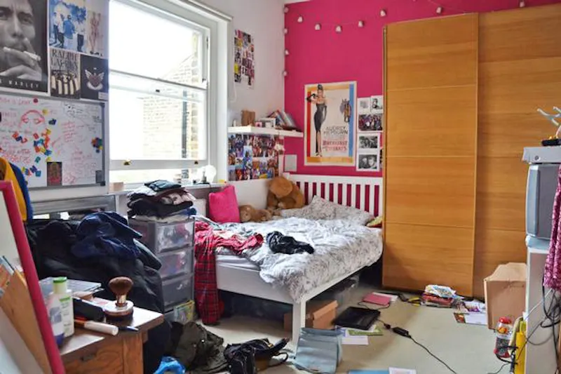 Bedroom - child's at Film location B569 in London (photo 16)