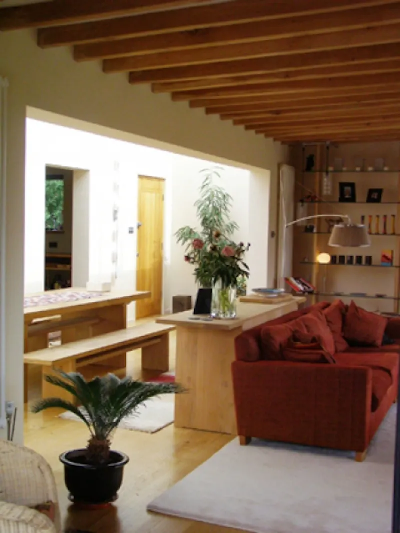Beams at St Albans bungalow with farm, D1908 (photo 6)