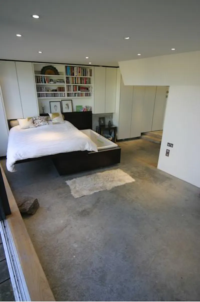 Bedroom at Experimental Peckham house, K268 (photo 17)