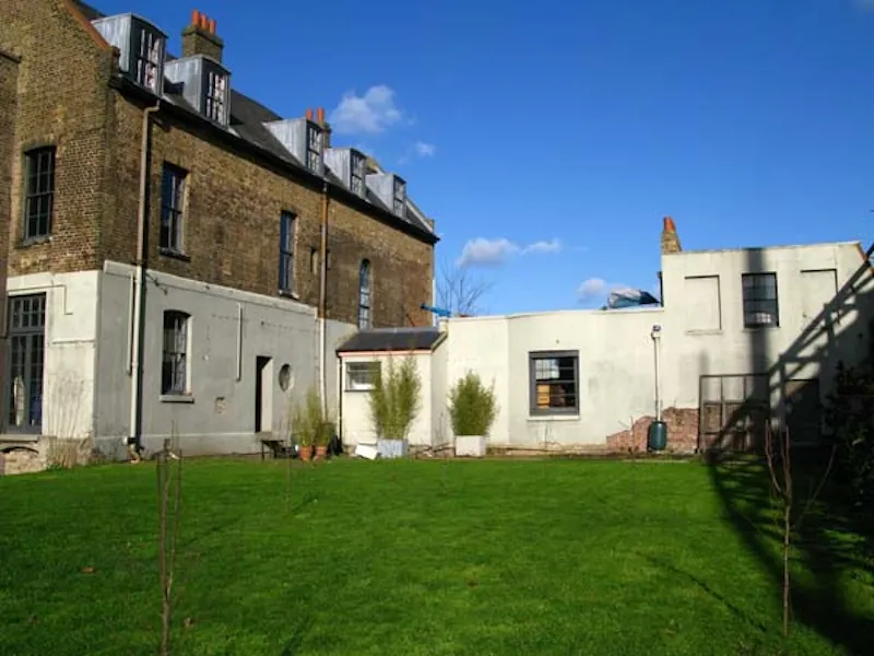 Eclectic Deptford house , A631 (photo 54)