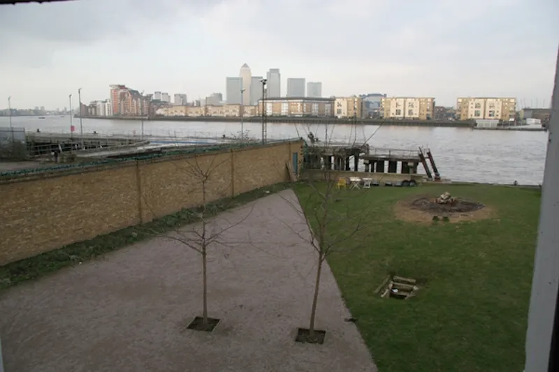 Views - Thames at Eclectic Deptford house , A631 (photo 58)