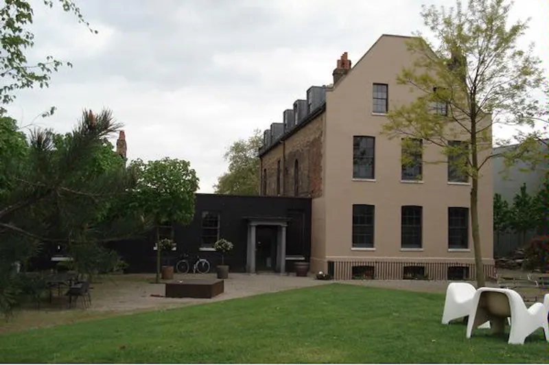 Eclectic Deptford house , A631 (photo 60)