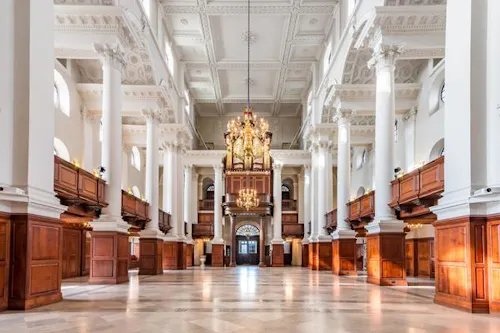Hawksmoor Spitalfields church, CH79