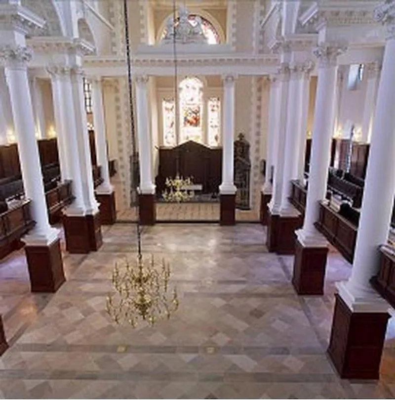 Hawksmoor Spitalfields church, CH79 (photo 4)