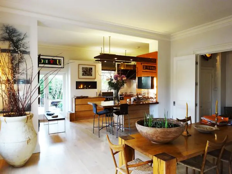 Dining room at Contemporary Kew house, B1006 (photo 11)