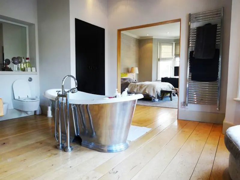 Bathroom at Contemporary Kew house, B1006 (photo 26)
