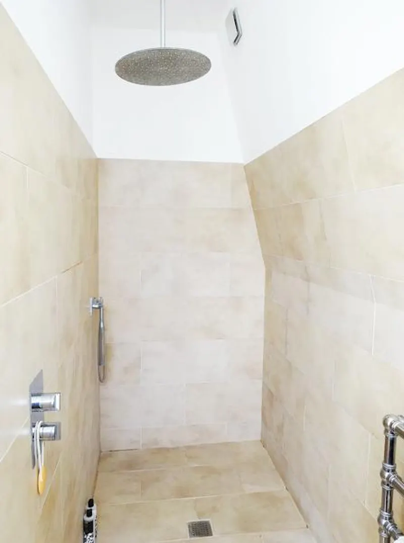 Wetroom at Contemporary Kew house, B1006 (photo 36)