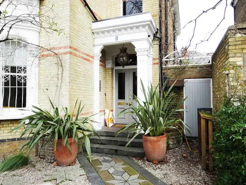 Contemporary Kew house, B1006 (photo 39)