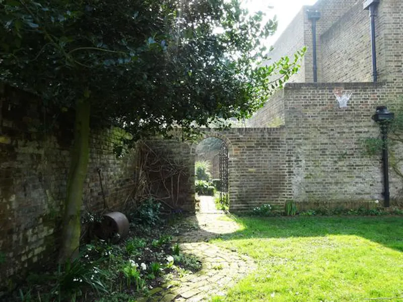 Georgian riverside house , B1302 (photo 55)