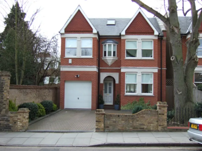 Garage at Big detached Hanwell house, B1404 (photo 1)