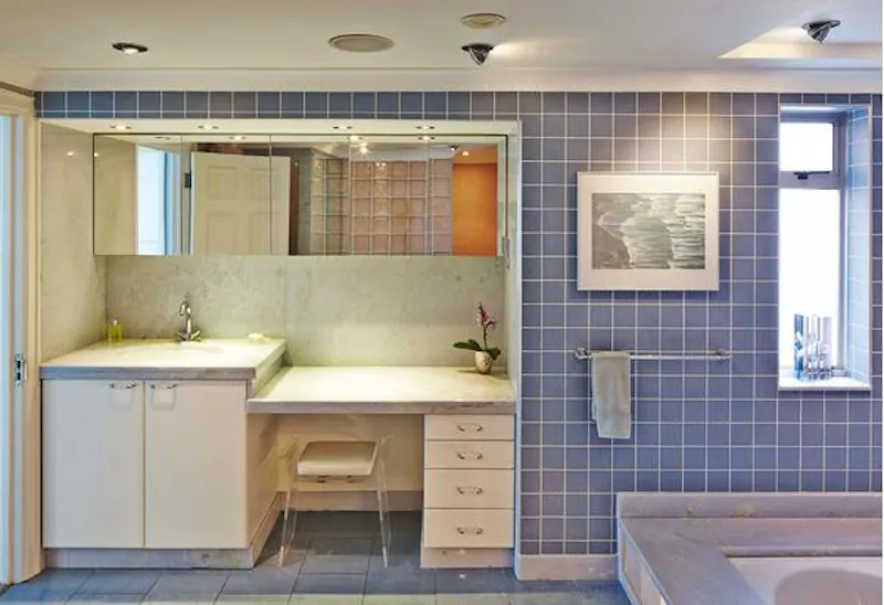 Bathroom at Swiss Cottage penthouse flat, F706 (photo 7)