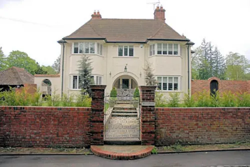 Family house near Reading, E312