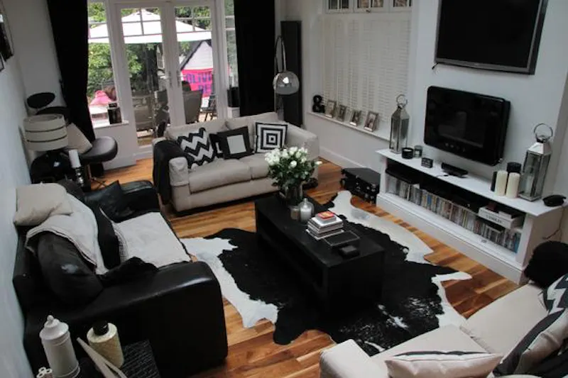 Living Room at Camberley family house, D1936 (photo 7)
