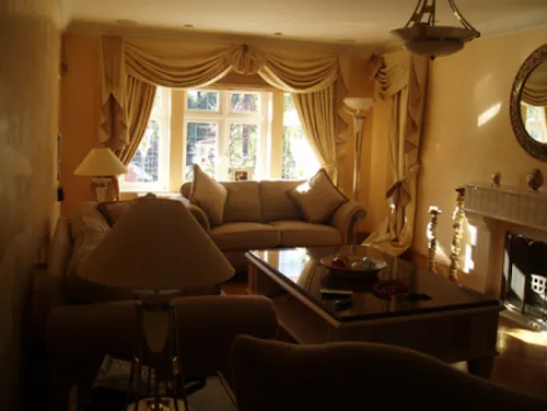 80s Barnet detached house, D1826