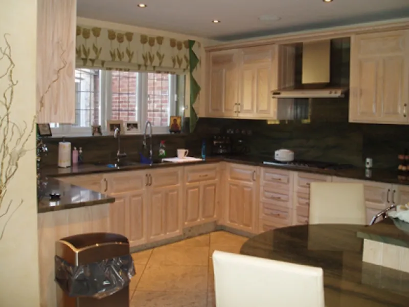 Kitchen at 80s Barnet detached house, D1826 (photo 8)