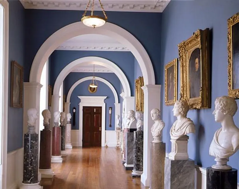 Corridor at Grand estate in Northampton, A1117 (photo 13)