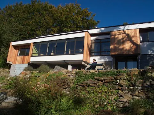 Mid-century gem in Farnham, D1888
