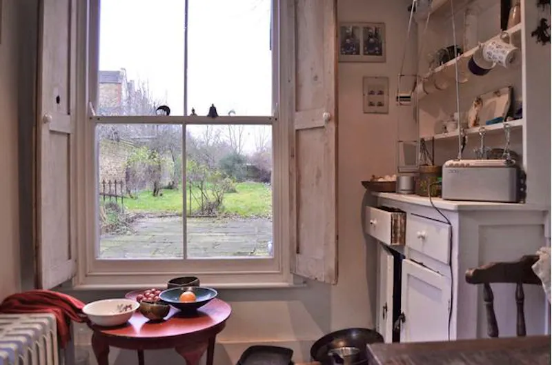 Unmodernised Stockwell House, A1153 (photo 14)