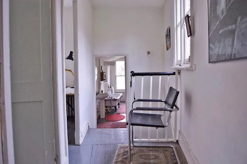 Unmodernised Stockwell House, A1153 (photo 16)