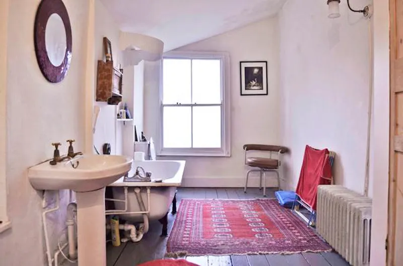 Bathroom at Unmodernised Stockwell House, A1153 (photo 21)