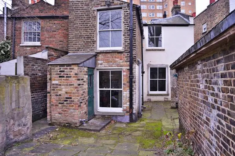 Unmodernised Stockwell House, A1153 (photo 34)