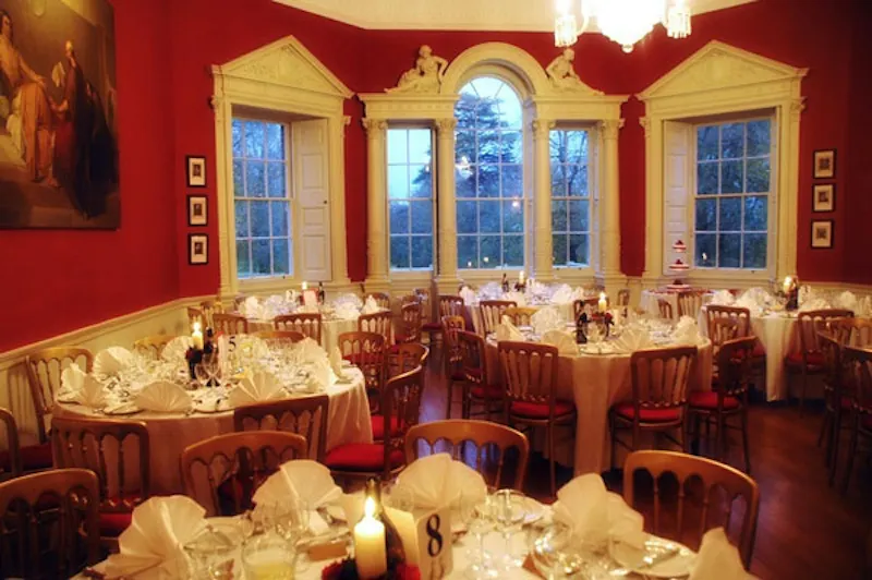 Dining room at Salisbury country house, A515 (photo 4)