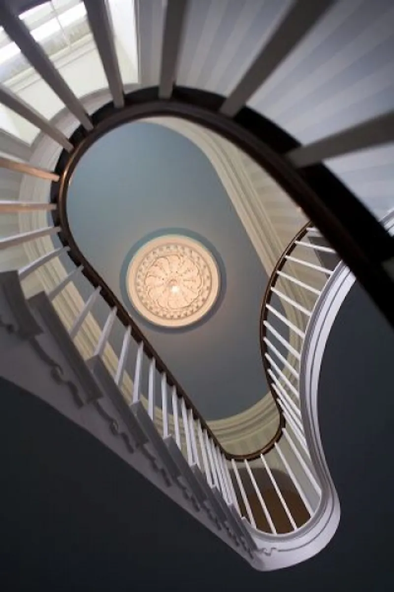 Staircase at Elevated Georgian Suffolk house, M264 (photo 10)