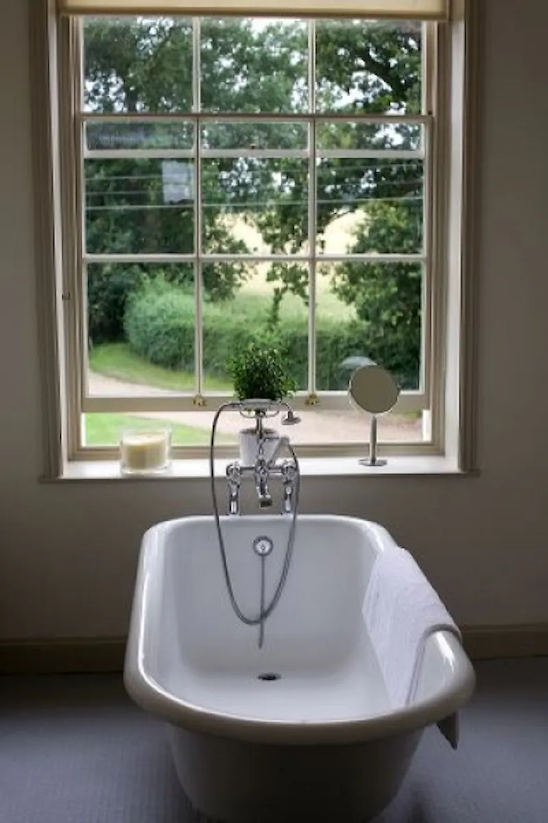 Bathroom at Elevated Georgian Suffolk house, M264 (photo 16)