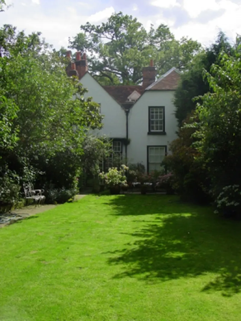 Wokingham cottage, A1174 (photo 33)