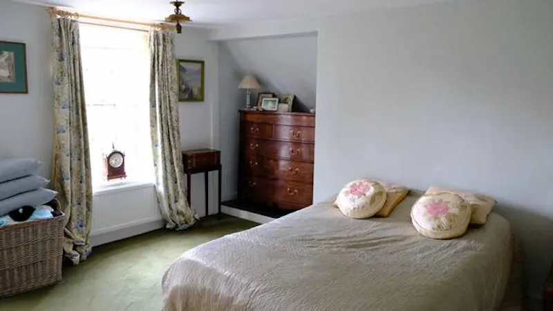 Wokingham cottage, A1174 (photo 28)
