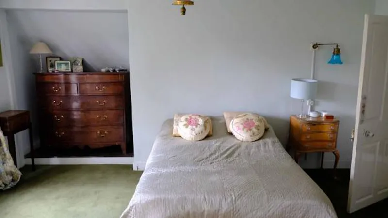 Bedroom at Wokingham cottage, A1174 (photo 29)