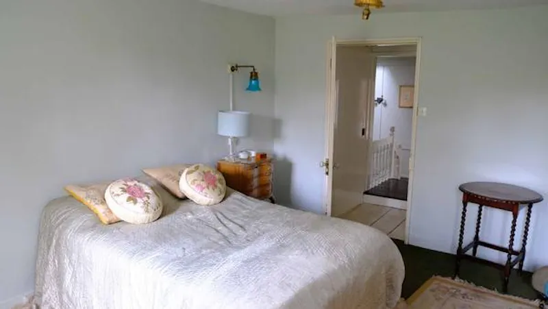 Wokingham cottage, A1174 (photo 30)