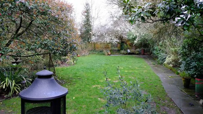 Wokingham cottage, A1174 (photo 39)