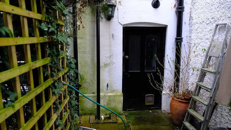 Wokingham cottage, A1174 (photo 40)