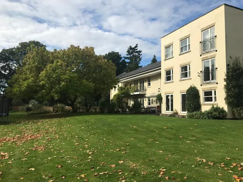 Riverside Cookham house, D1835 (photo 21)