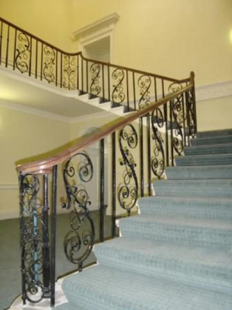 Staircase at Roehampton Palladian university, P558 (photo 9)