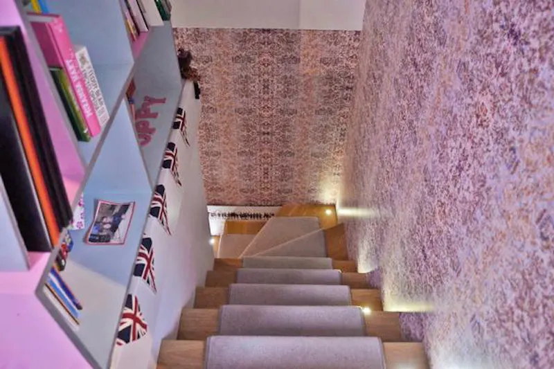 Staircase at Colourful Kennington apartment, F816 (photo 15)