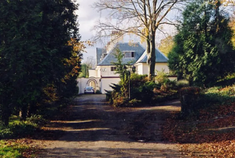 Driveway at Surrey Hills Edwardian mansion, E304 (photo 42)
