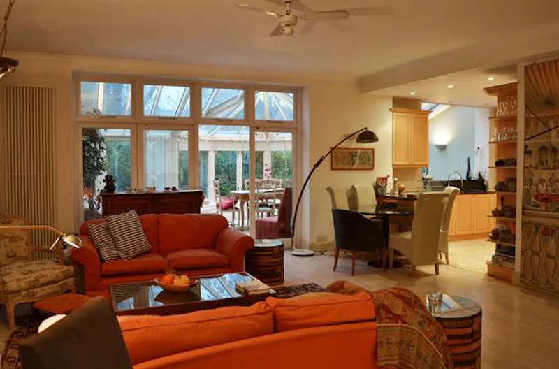 Open plan at Golders Green family house, E280 (photo 5)