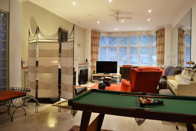 Games room at Golders Green family house, E280 (photo 8)
