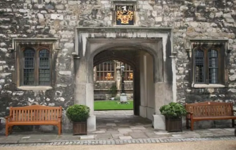 Historic Farringdon building, P557 (photo 15)