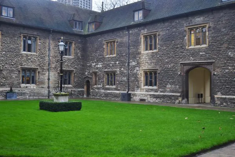 Historic Farringdon building, P557 (photo 17)