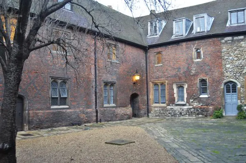 Historic Farringdon building, P557 (photo 20)