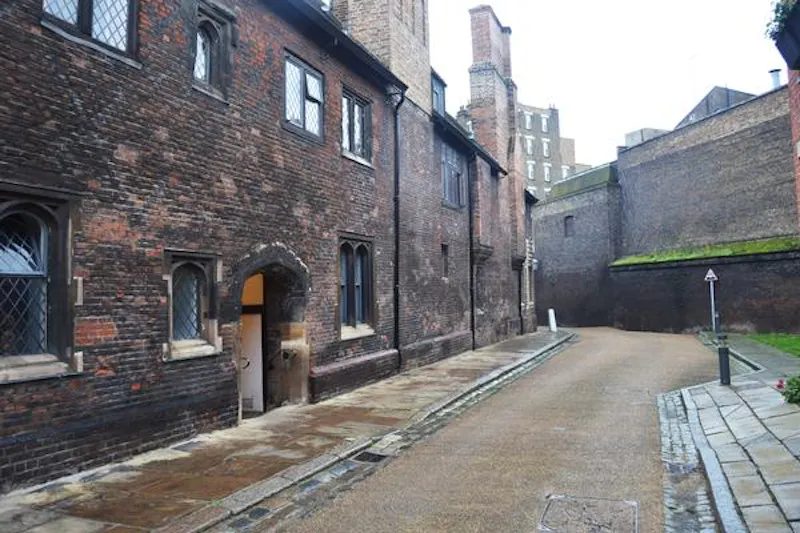 Historic Farringdon building, P557 (photo 25)