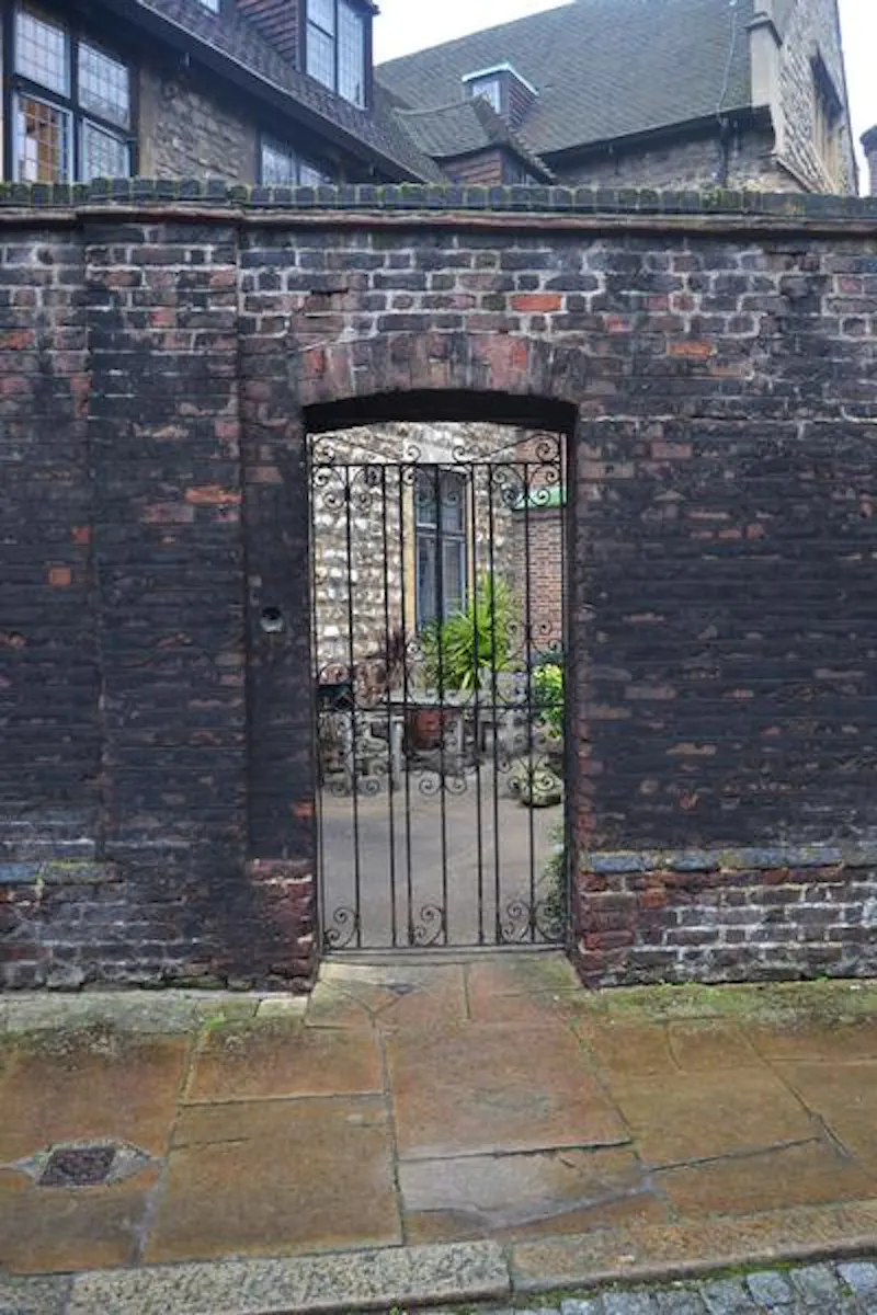 Historic Farringdon building, P557 (photo 27)