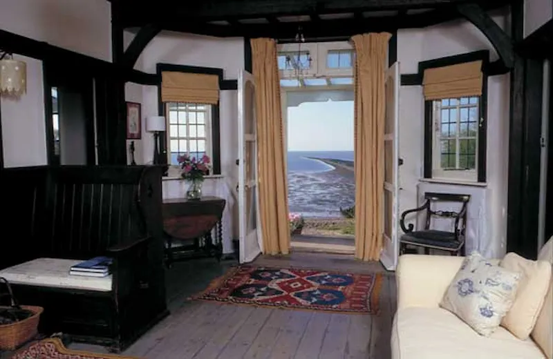 Beams at Pretty Whitstable beach house, C697 (photo 8)