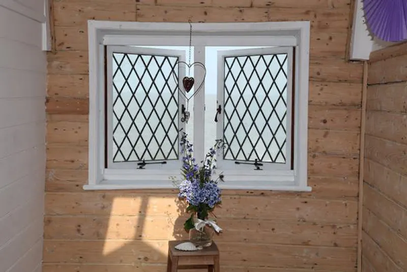 Pretty Whitstable beach house, C697 (photo 12)