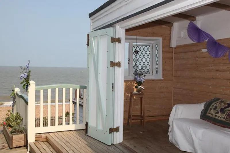 Pretty Whitstable beach house, C697 (photo 22)