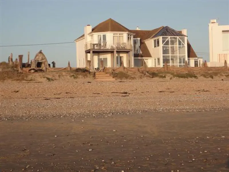 Camber beach house, C593 (photo 1)